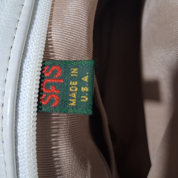 SAS White Leather Shoulder Bag with Soft Structure - Picture 5 of 8